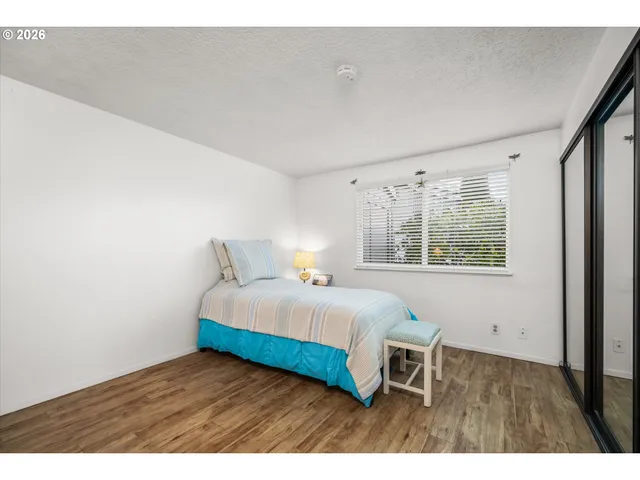 $260,000 | 2026 Lake Isle Drive, Eugene, OR 97401