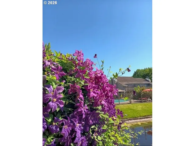 $260,000 | 2026 Lake Isle Drive, Eugene, OR 97401