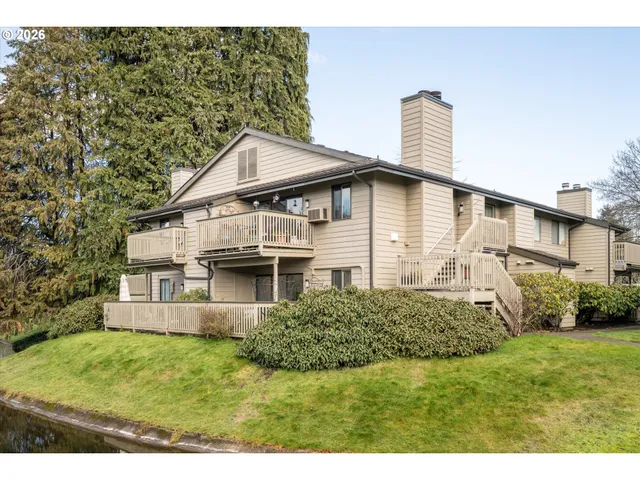 $260,000 | 2026 Lake Isle Drive, Eugene, OR 97401