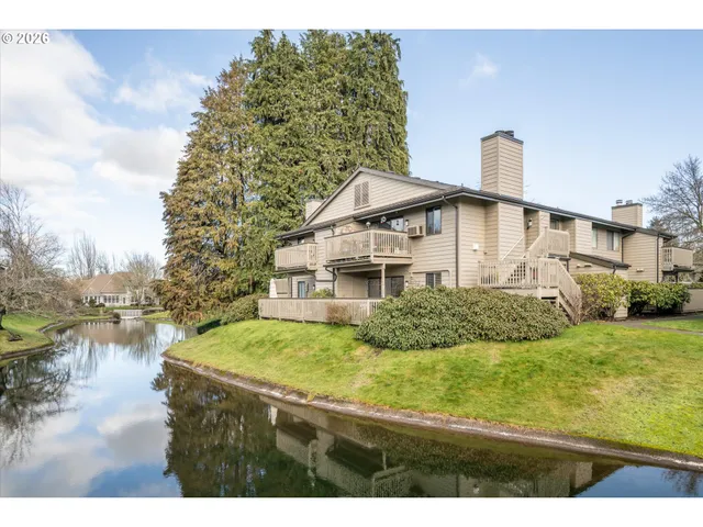 $260,000 | 2026 Lake Isle Drive, Eugene, OR 97401