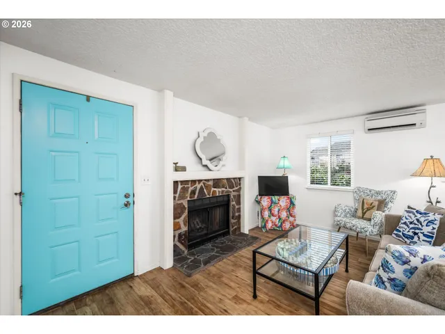 $260,000 | 2026 Lake Isle Drive, Eugene, OR 97401