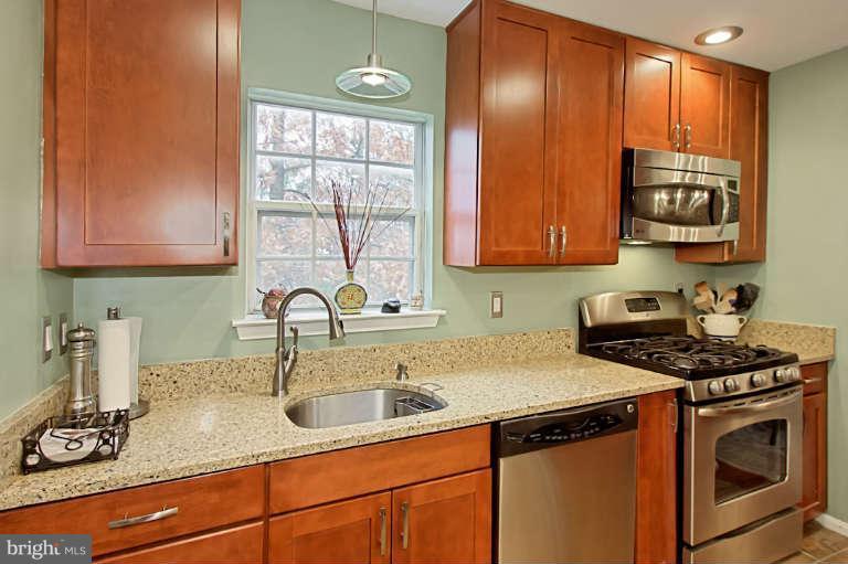 205 Trail Ridge Court Sterling, VA 20164 - Photo 12 of 30 Kitchen