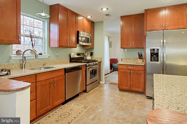 205 Trail Ridge Court Sterling, VA 20164 - Photo 9 of 30 Kitchen