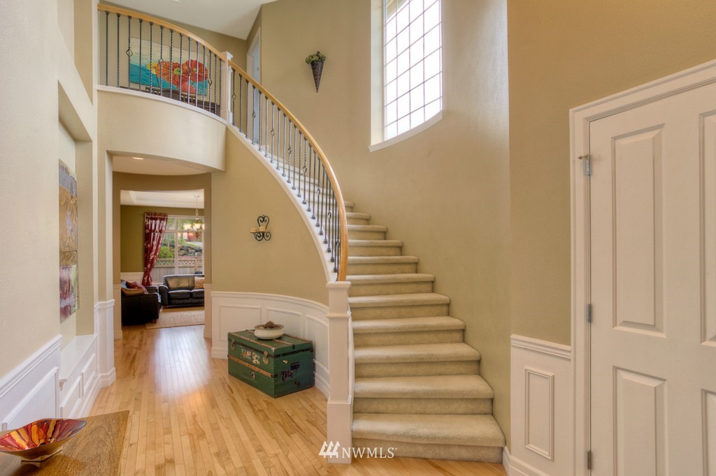 16960 164th Way Southeast Renton, WA 98058 - Photo 2 of 18