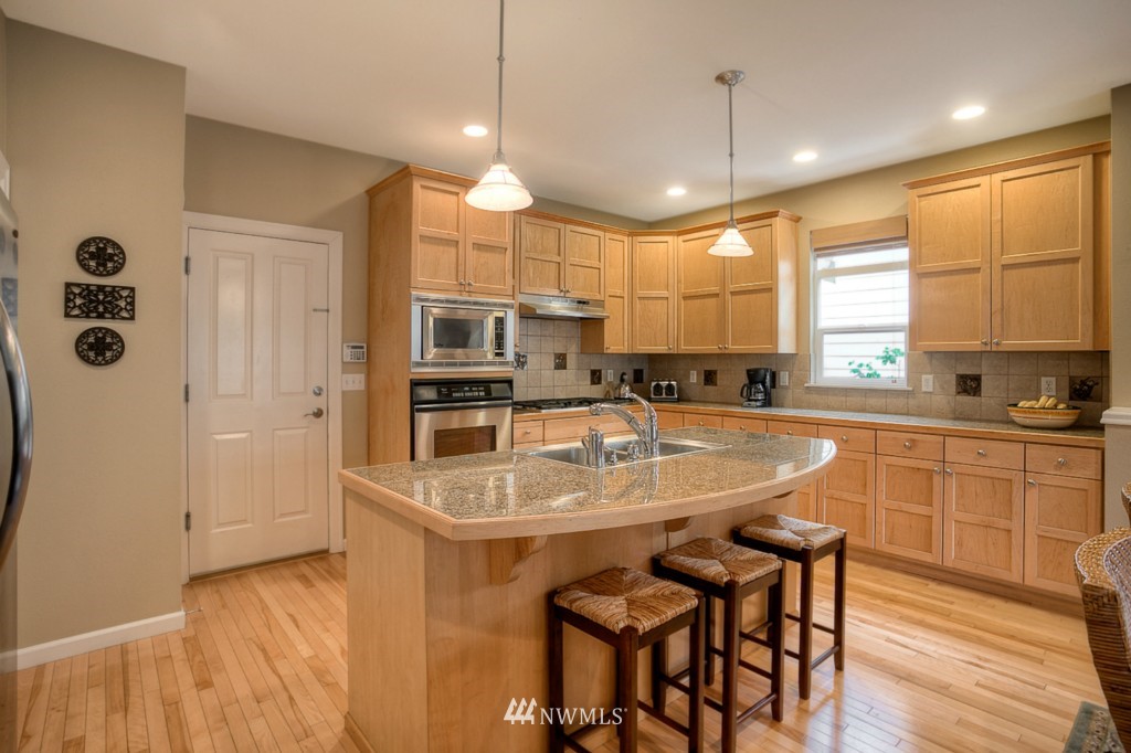 16960 164th Way Southeast Renton, WA 98058 - Photo 5 of 18