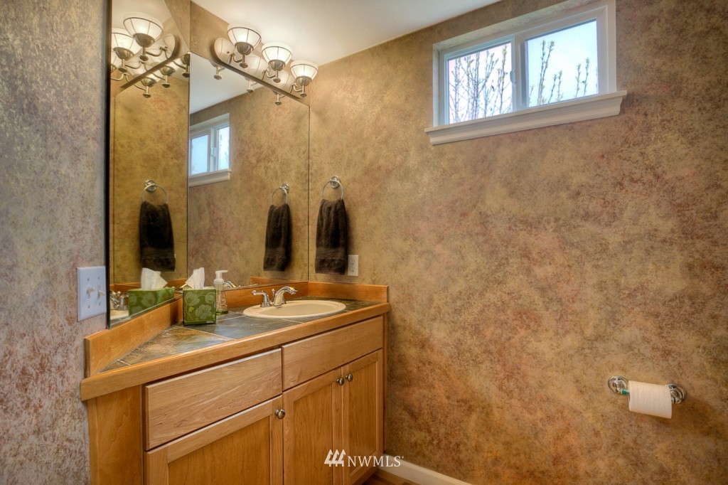16960 164th Way Southeast Renton, WA 98058 - Photo 9 of 18