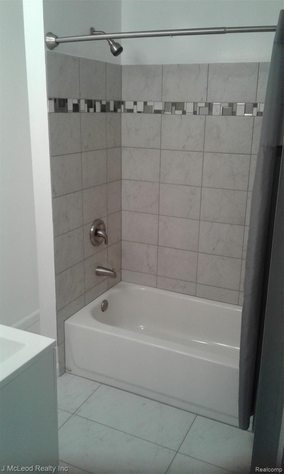 6436 Caine Road Vassar, MI 48768 - Photo 25 of 31 bathroom.jpg