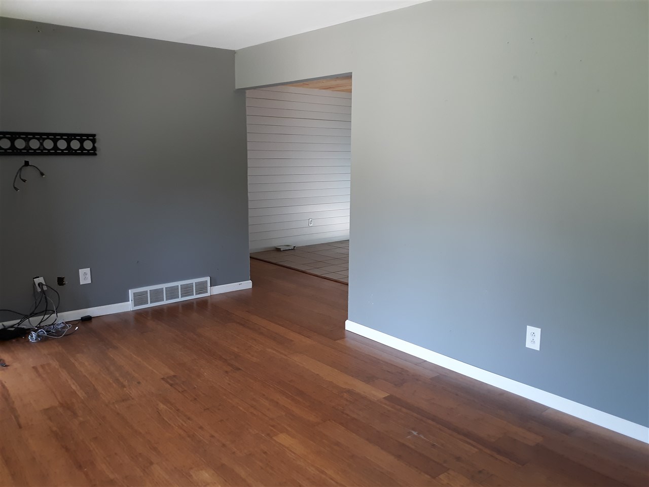 10120 Clark Road Davison, MI 48423 - Photo 3 of 16 31390951-2.JPG