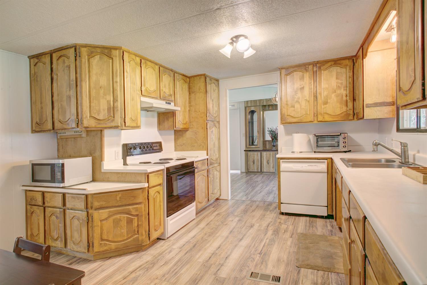 2751 Russell Road Grants Pass, OR 97526 - Photo 10 of 35 Additional Photo