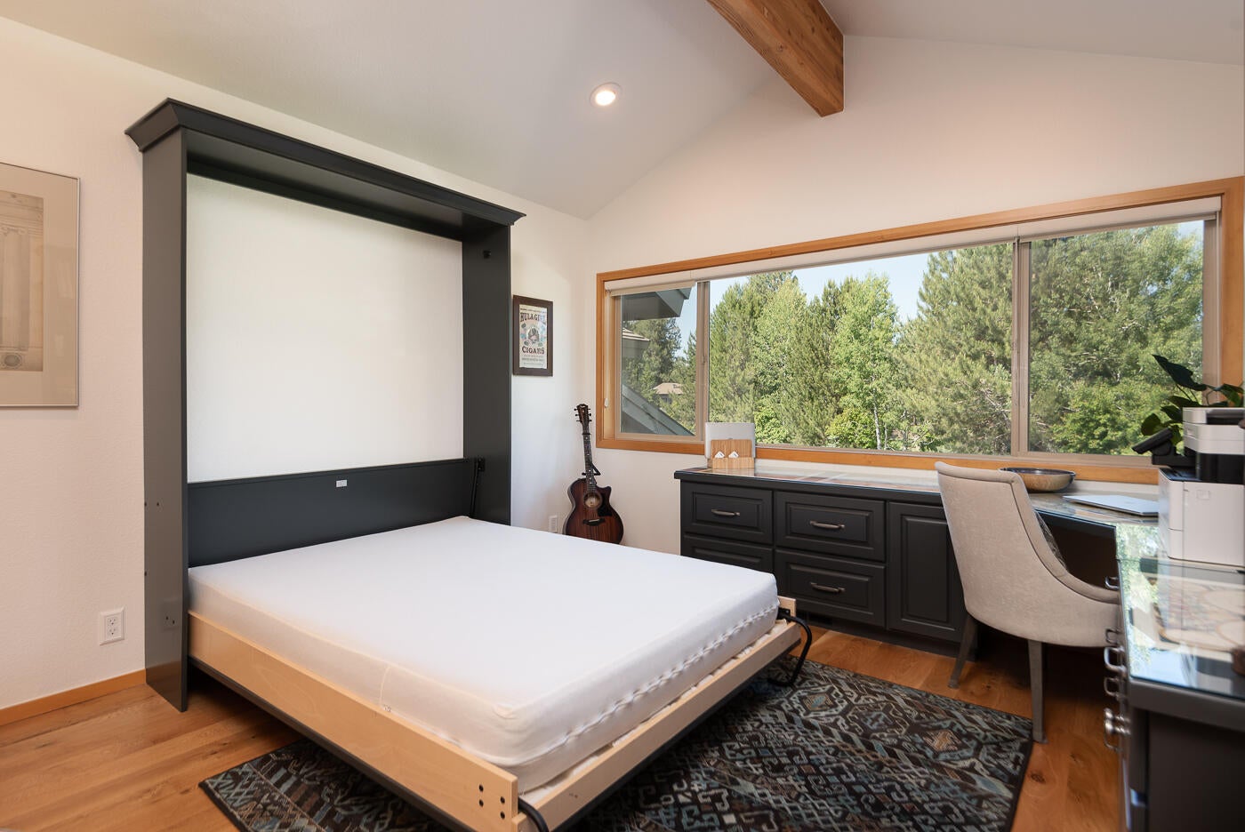 19521 Painted Ridge Loop Bend, OR 97702 - Photo 25 of 43 Upper Level Third Bedroom
