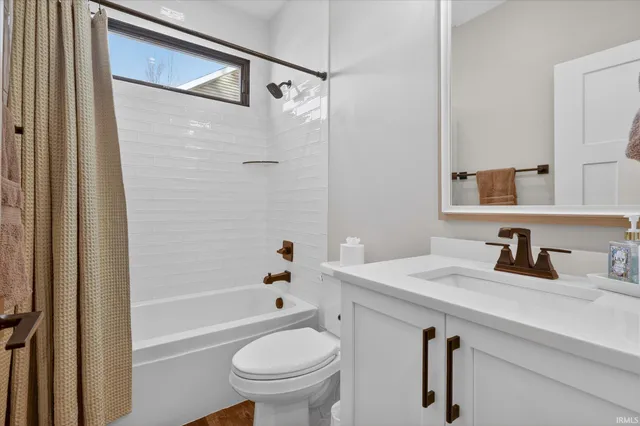 $495,000 | 53736 Terre Verde Hills Court, South Bend, IN 46628