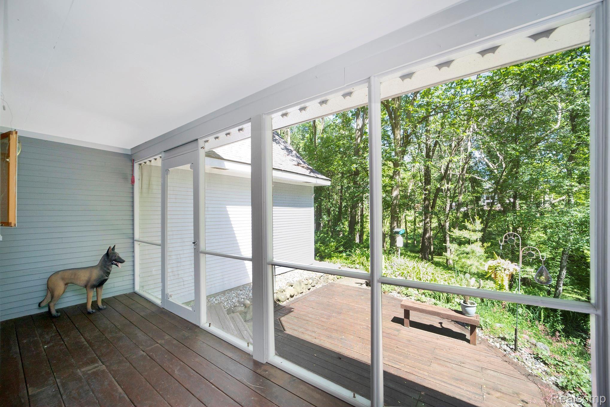 2945 Trilogy Road Milford, MI 48381 - Photo 15 of 36 21.jpg