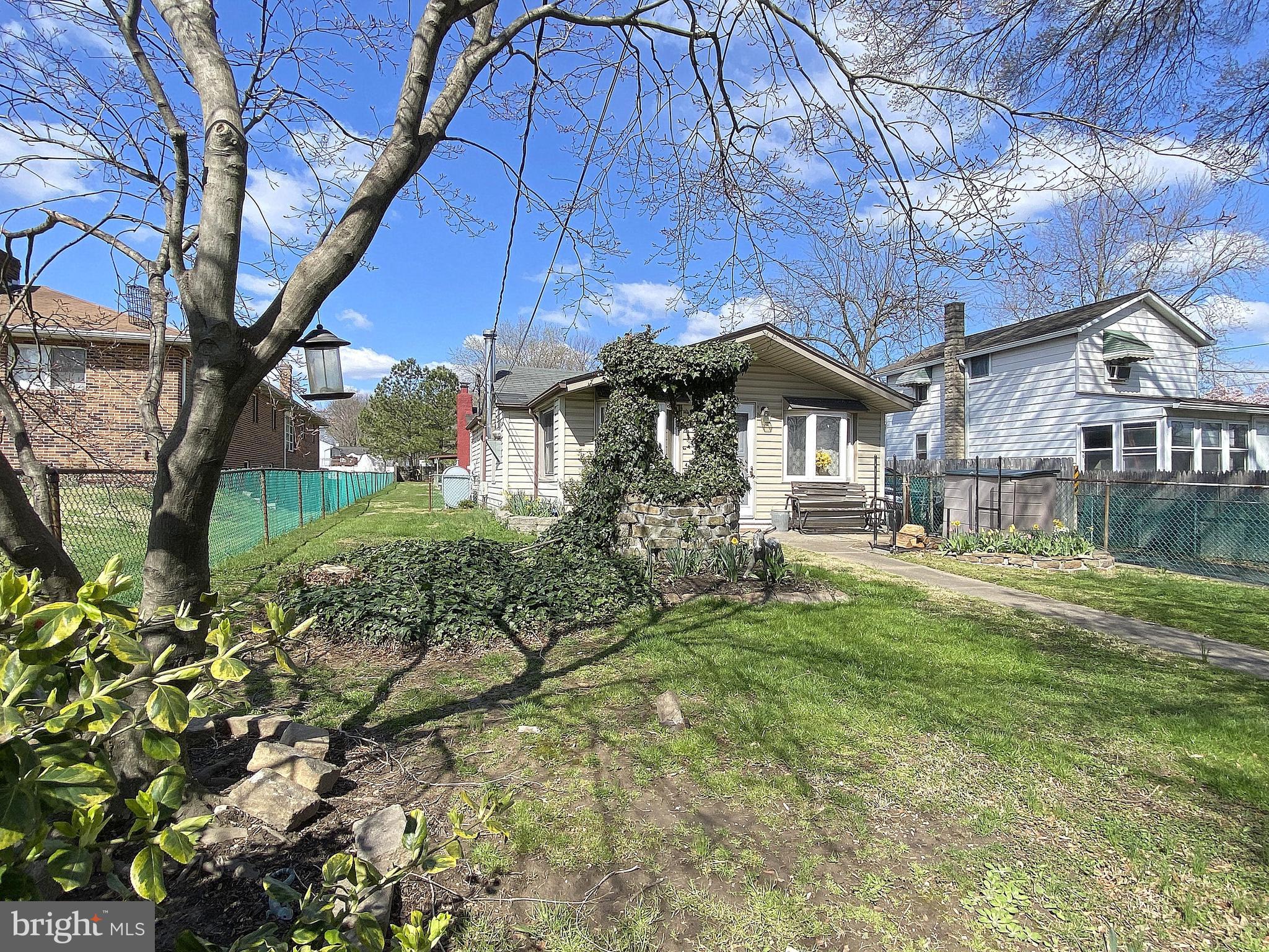 2218 Lodge Farm Road Baltimore, MD 21219 - Photo 4 of 76