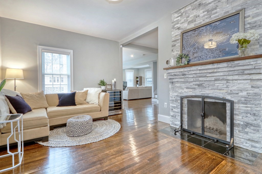 386 Reedsdale Road Milton, MA 02186 - Photo 4 of 29 Gallery Image 4