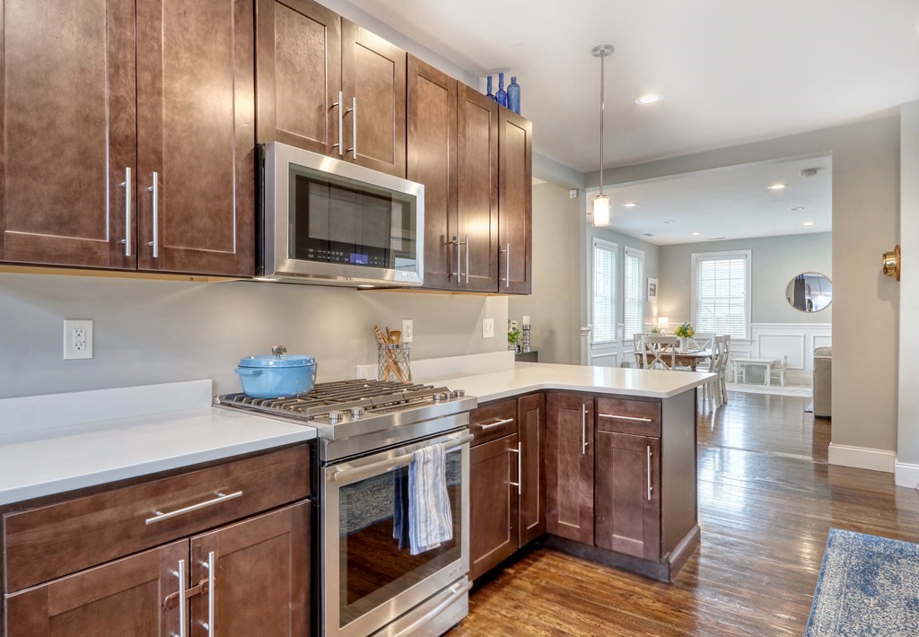 386 Reedsdale Road Milton, MA 02186 - Photo 7 of 29 Gallery Image 7