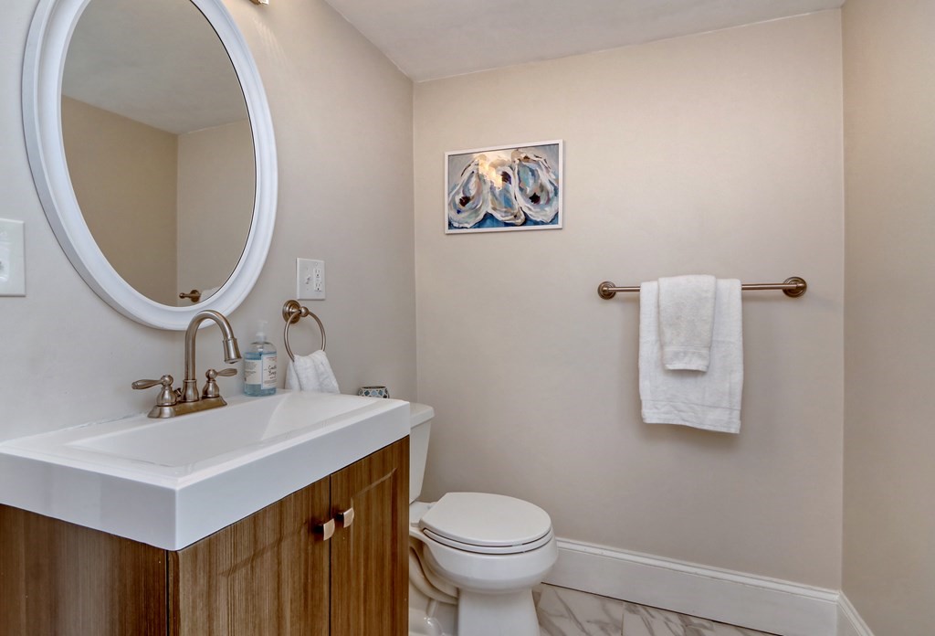 386 Reedsdale Road Milton, MA 02186 - Photo 9 of 29 Gallery Image 9