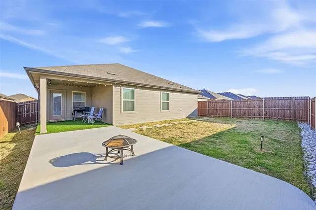 $2,345 | 1212 Briar Hl Drive, Denton, TX 76207