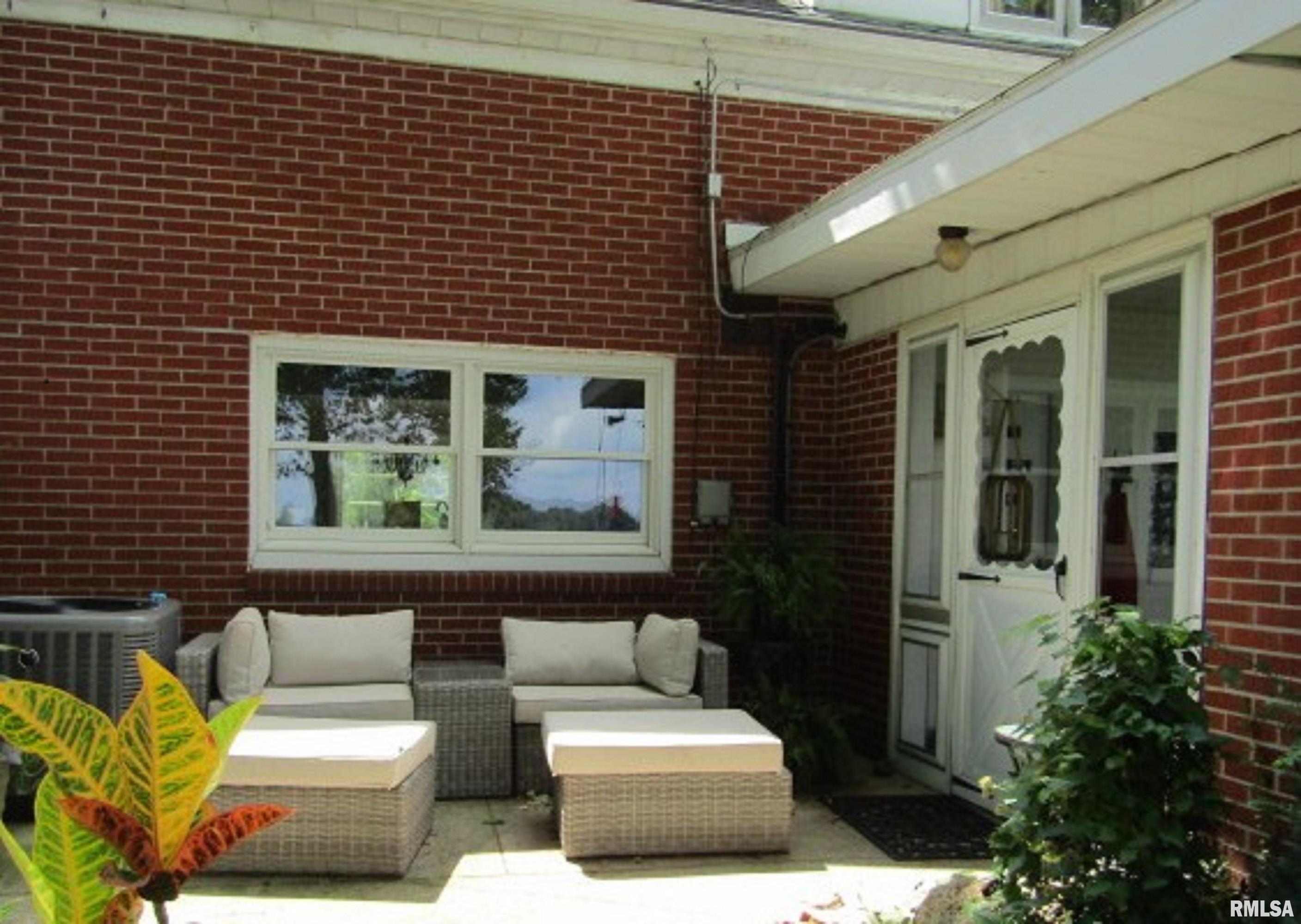 9 Sycamore Lane Springfield, IL 62712 - Photo 8 of 39 Gallery Image 8