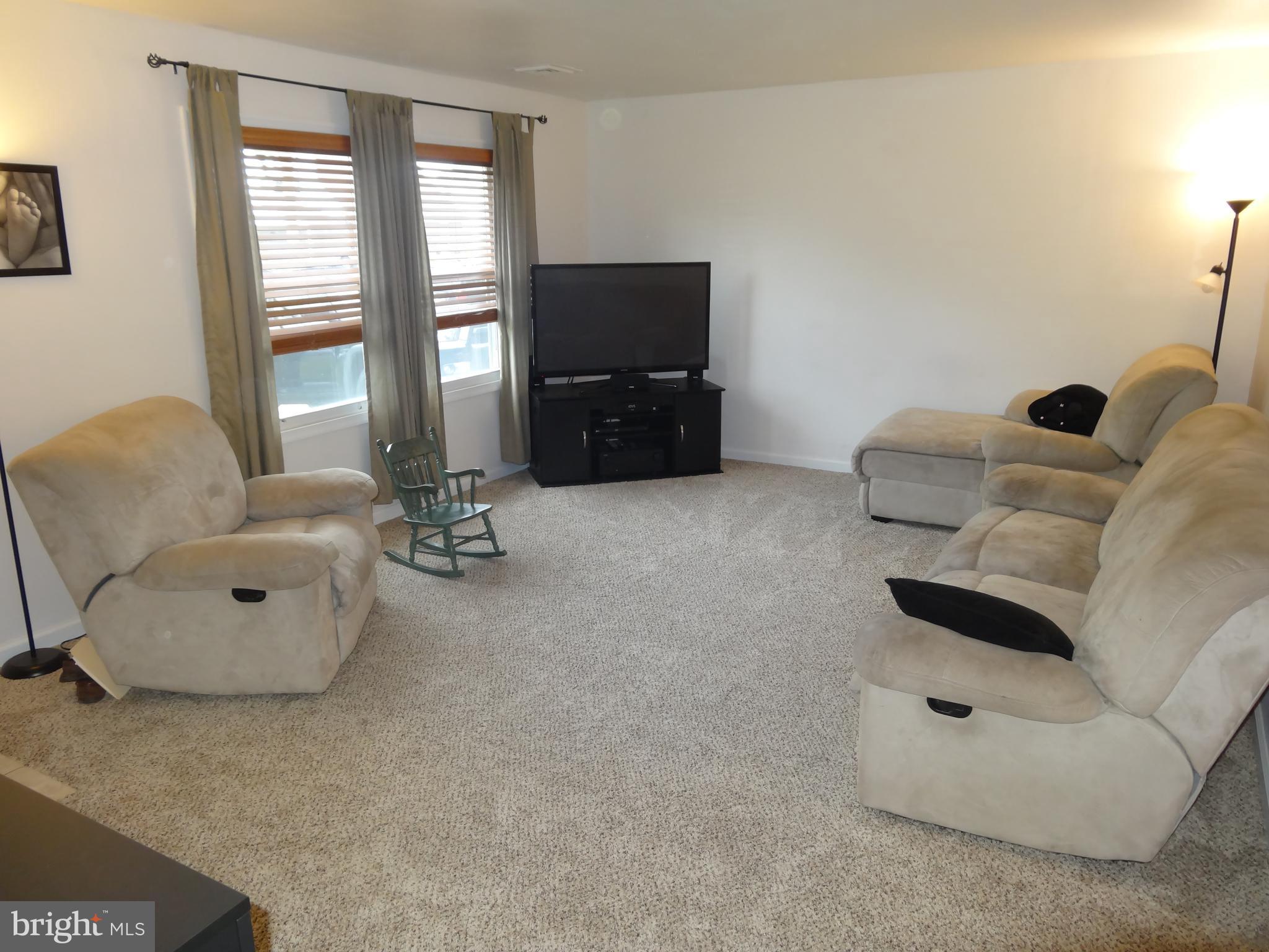 421 Breslin Road Joppa, MD 21085 - Photo 4 of 30 Spacious sun lit living room