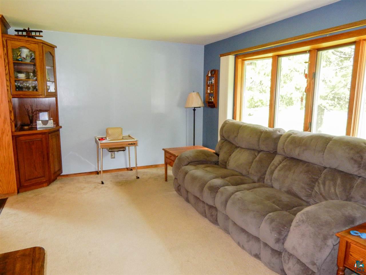 4940 Nelsondale Road Duluth, MN 55811 - Photo 8 of 27 Living room