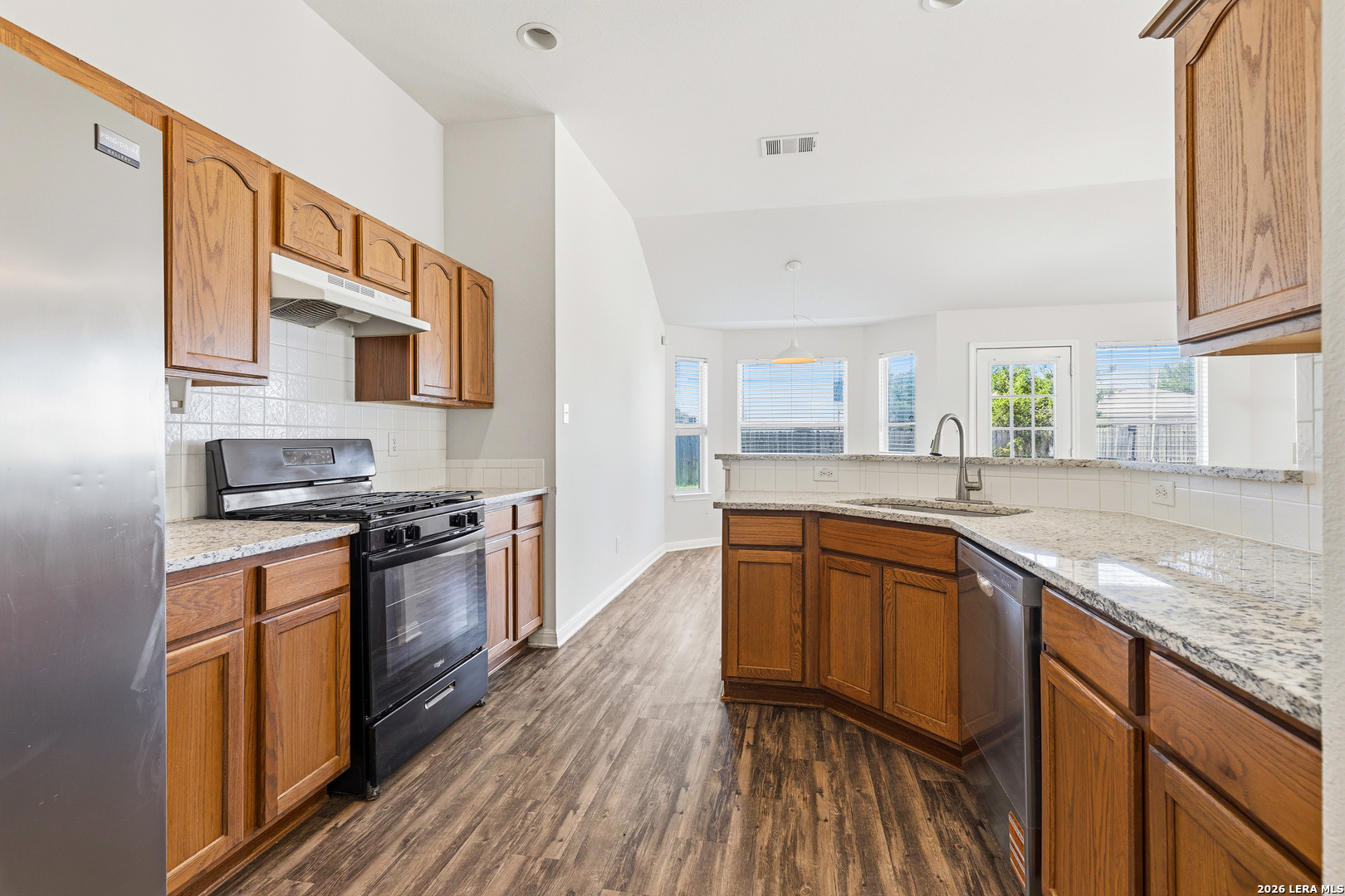8426 Sea Rim Converse, TX 78109 - Photo 6 of 38
