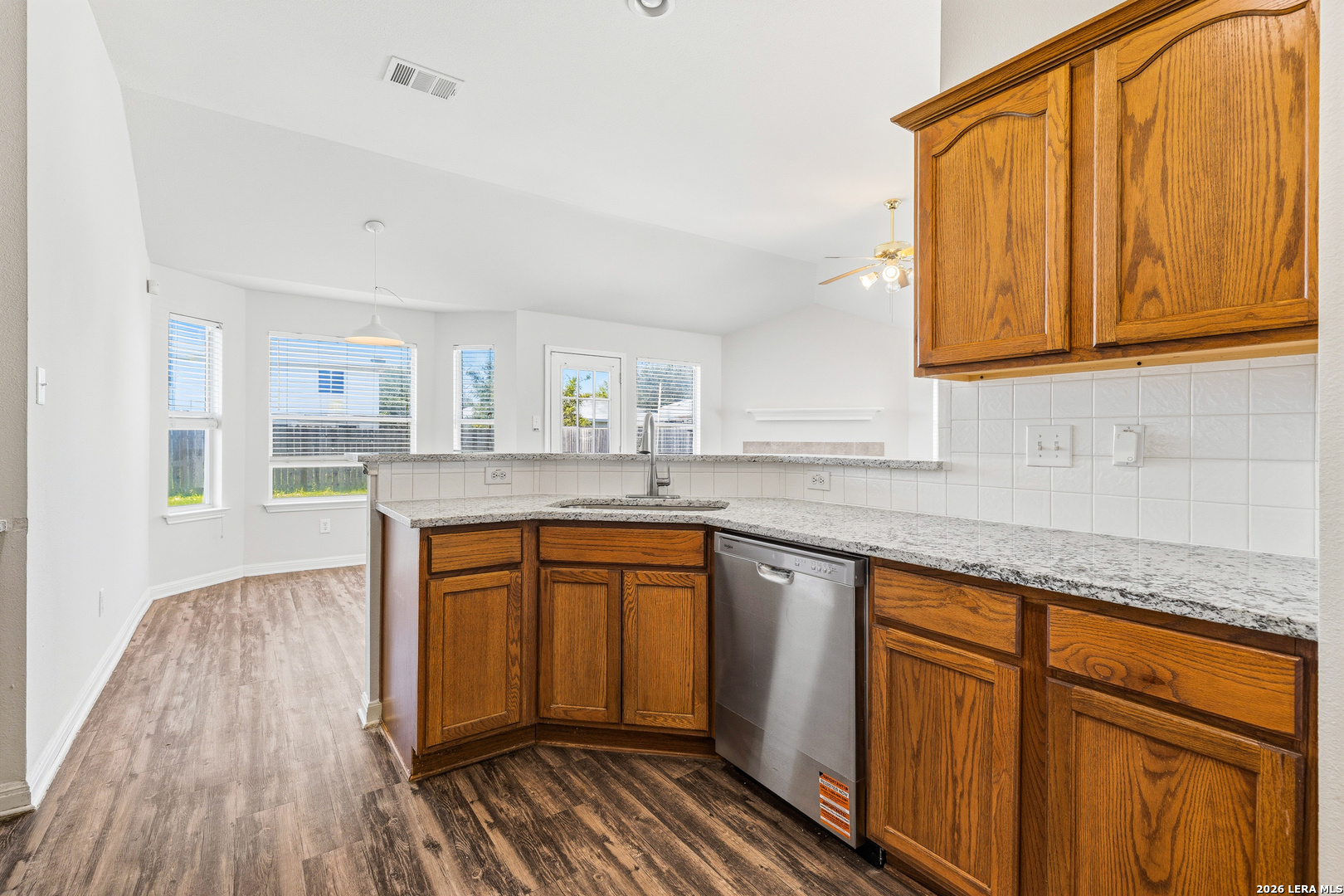 8426 Sea Rim Converse, TX 78109 - Photo 8 of 38