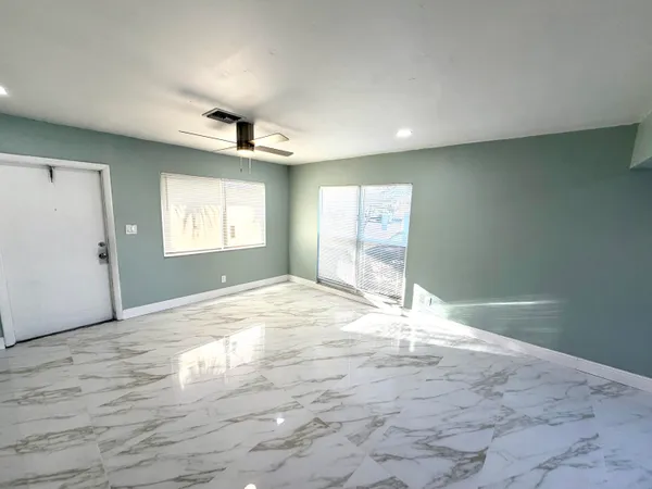 $1,700 | 218 Southwest 1st Court, Pompano Beach, FL 33060