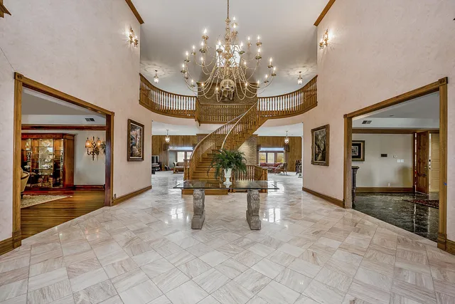 $1,899,000 | 861 South 800 West, Hebron, IN 46341