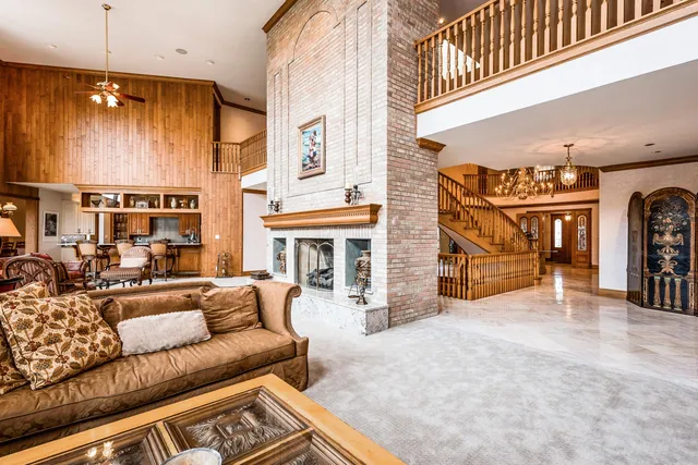 $1,899,000 | 861 South 800 West, Hebron, IN 46341