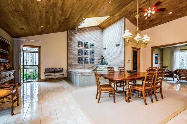 $1,899,000 | 861 South 800 West, Hebron, IN 46341