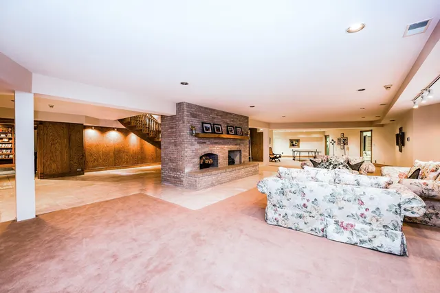 $1,899,000 | 861 South 800 West, Hebron, IN 46341