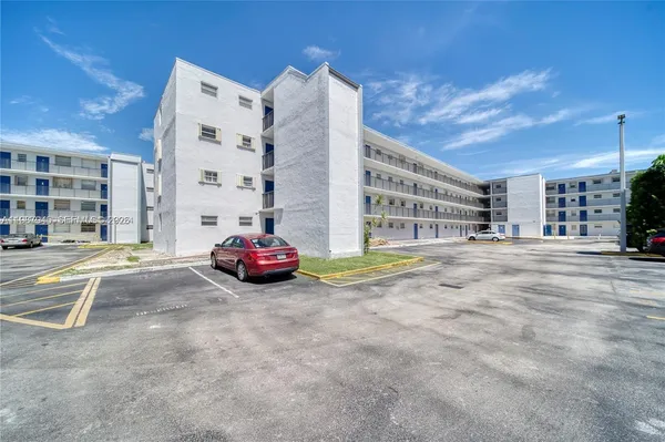 $2,150 | 14140 Southwest 84th Street, Unit 101H, Miami, FL 33183
