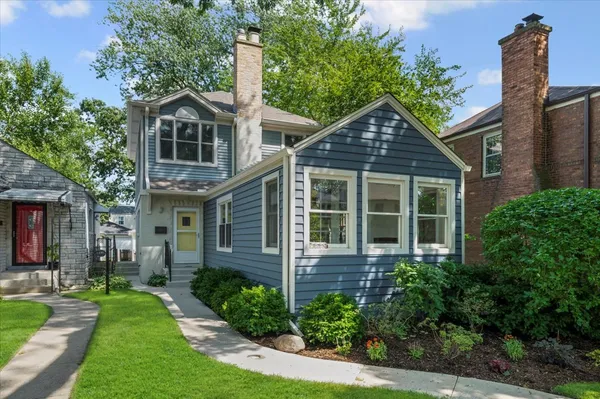 $595,000 | 8449 North Kedvale Avenue, Skokie, IL 60076