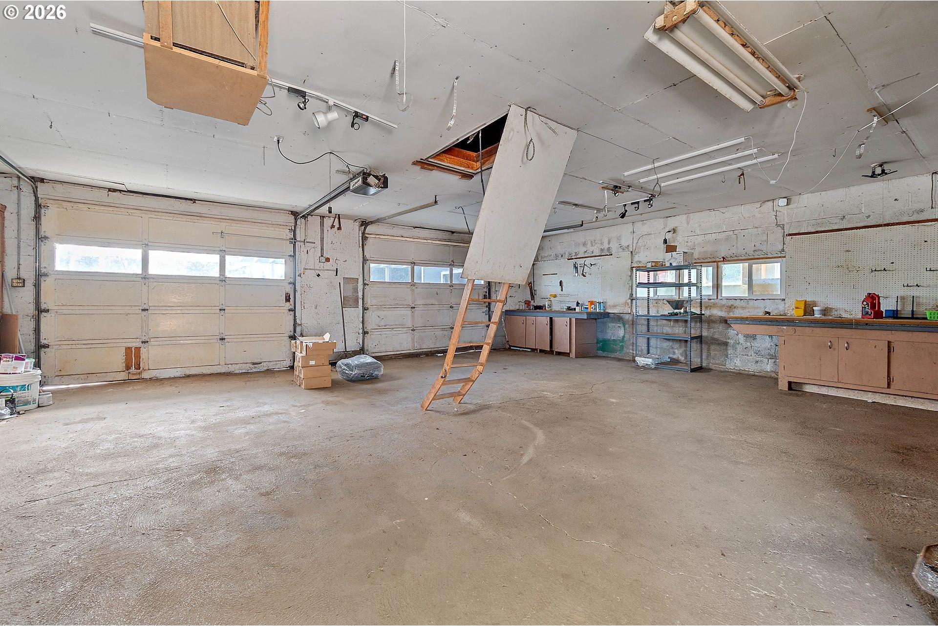 35538 Southeast Snuffin Road Estacada, OR 97023 - Photo 29 of 47 Garage
