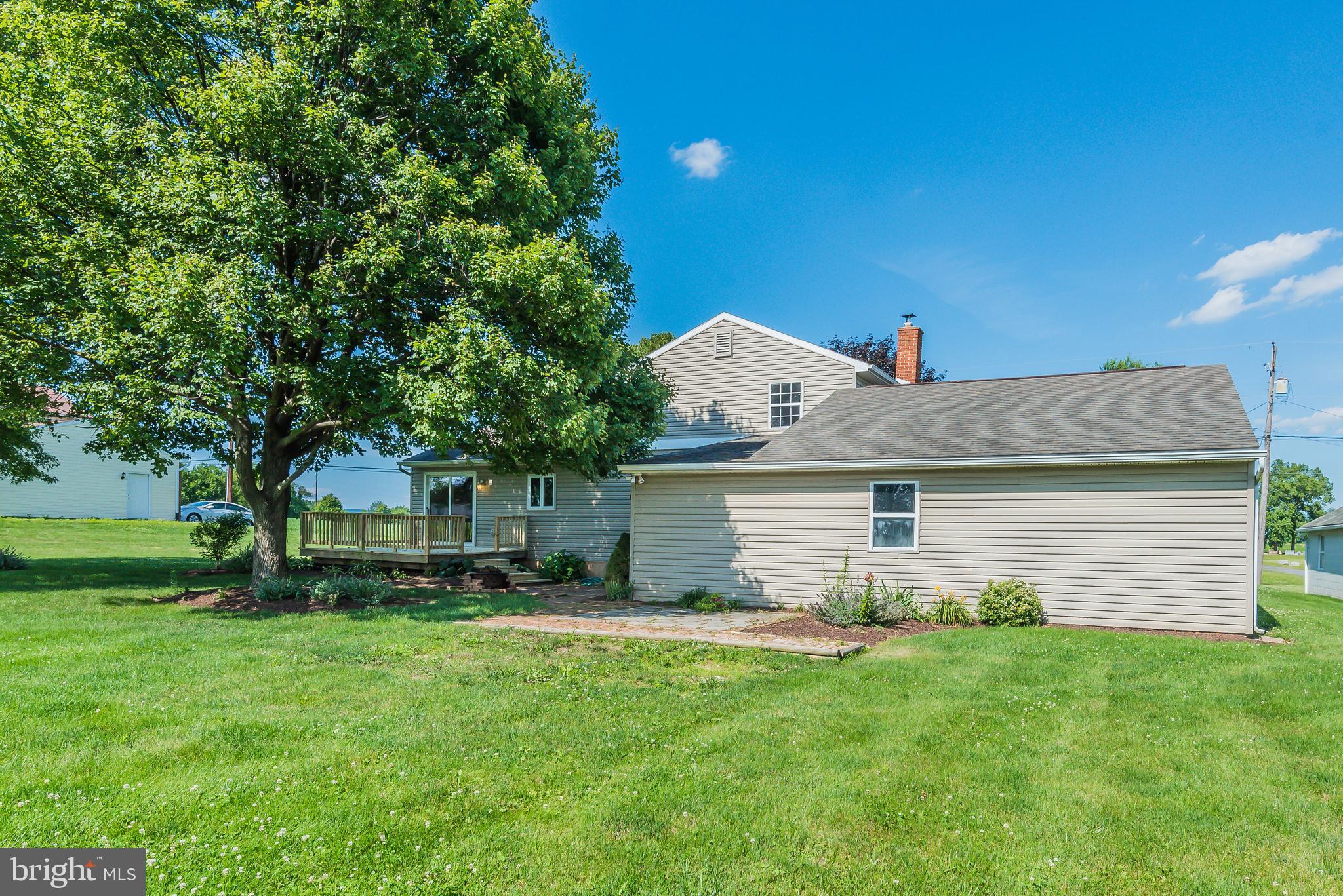 203 North Locust Point Road Mechanicsburg, PA 17050 - Photo 22 of 25 So Much Room to Play/Garden