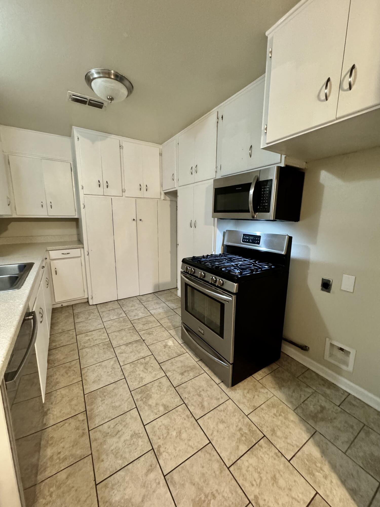 3008 57th Street Lubbock, TX 79413 - Photo 5 of 19 Photo Dec 14 2023, 7 45 27 AM