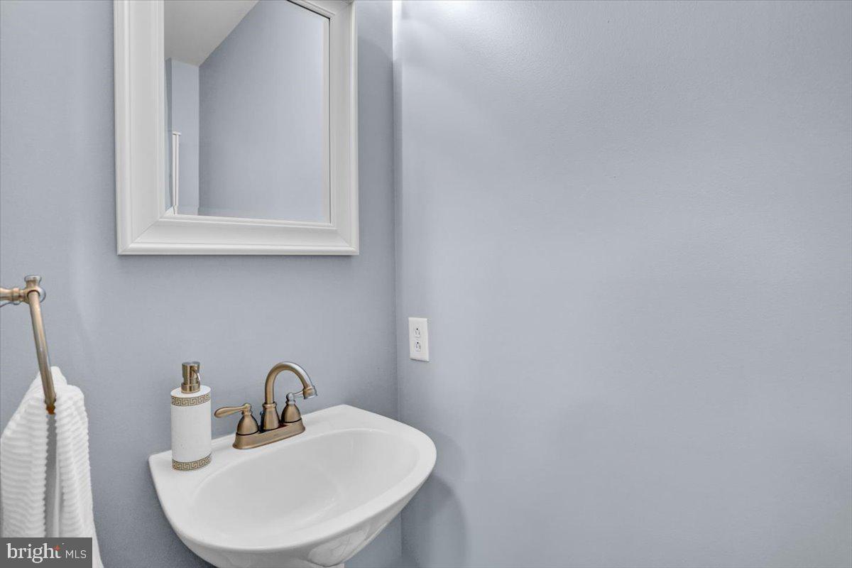 239 Bainbridge Circle Reading, PA 19608 - Photo 11 of 32