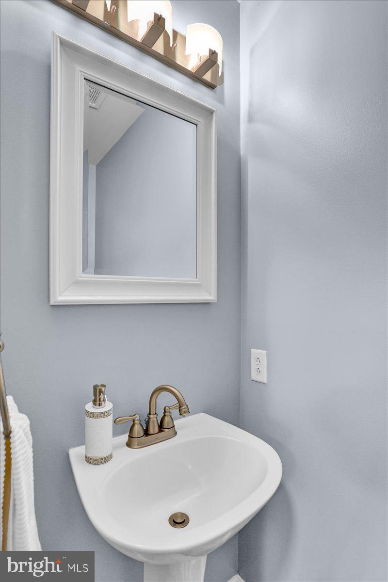 239 Bainbridge Circle Reading, PA 19608 - Photo 12 of 32