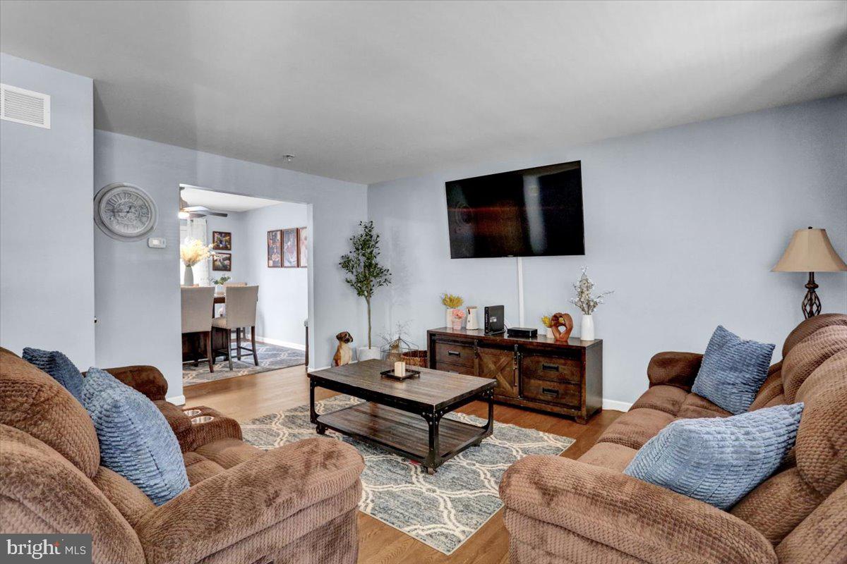 239 Bainbridge Circle Reading, PA 19608 - Photo 2 of 32