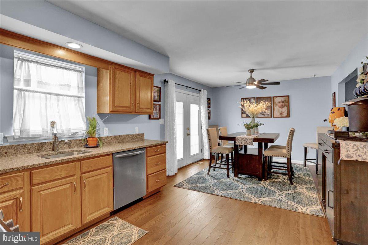 239 Bainbridge Circle Reading, PA 19608 - Photo 7 of 32