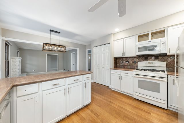903 Canyon Run Road Naperville, IL 60565 - Photo 10 of 31 Gallery Image 10