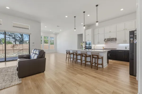 $3,300 | 2941 Delaware Street, Leander, TX 78641