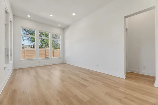 $3,300 | 2941 Delaware Street, Leander, TX 78641