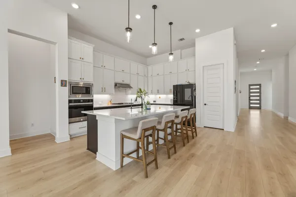 $3,300 | 2941 Delaware Street, Leander, TX 78641