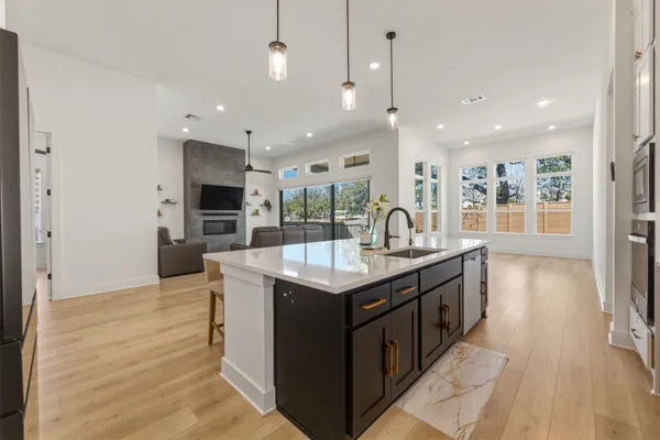 $3,300 | 2941 Delaware Street, Leander, TX 78641