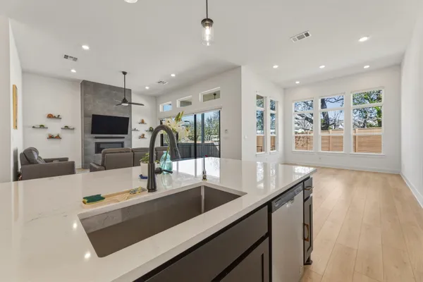 $3,300 | 2941 Delaware Street, Leander, TX 78641