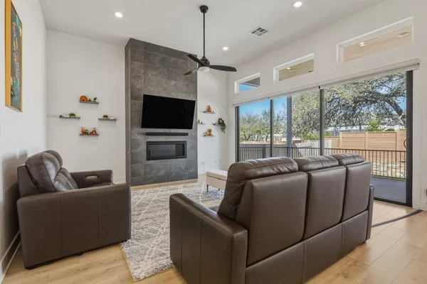 $3,300 | 2941 Delaware Street, Leander, TX 78641