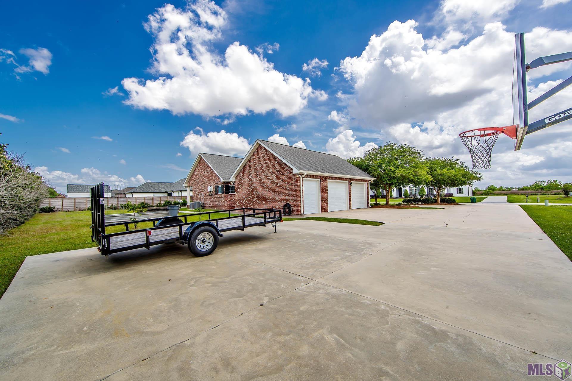 208 Rue De Levert Raceland, LA 70394 - Photo 5 of 29