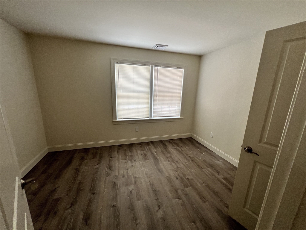 51 Everit Avenue, Unit B Framingham, MA 01702 - Photo 8 of 12