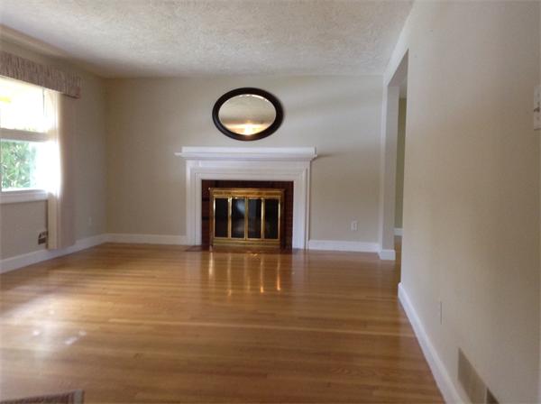 29 Highgate Road Wayland, MA 01778 - Photo 2 of 20